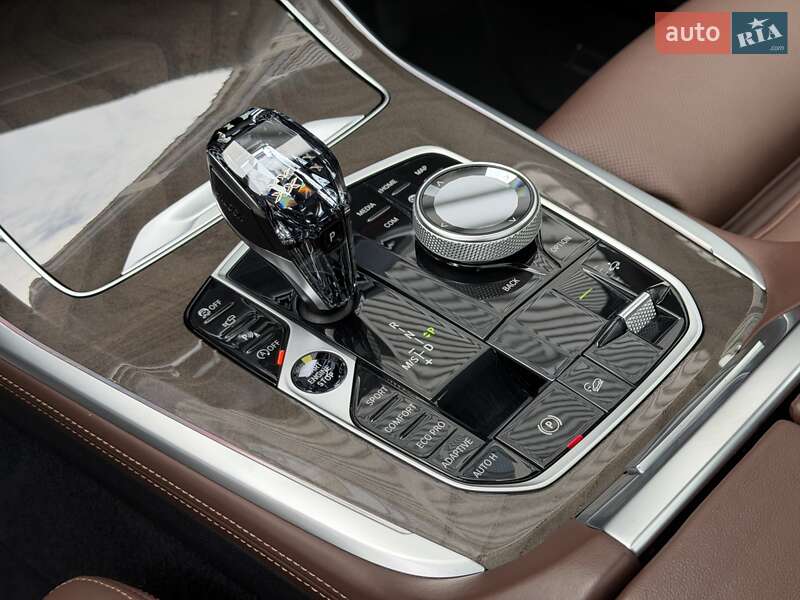 Внедорожник / Кроссовер BMW X7 2021 в Киеве
