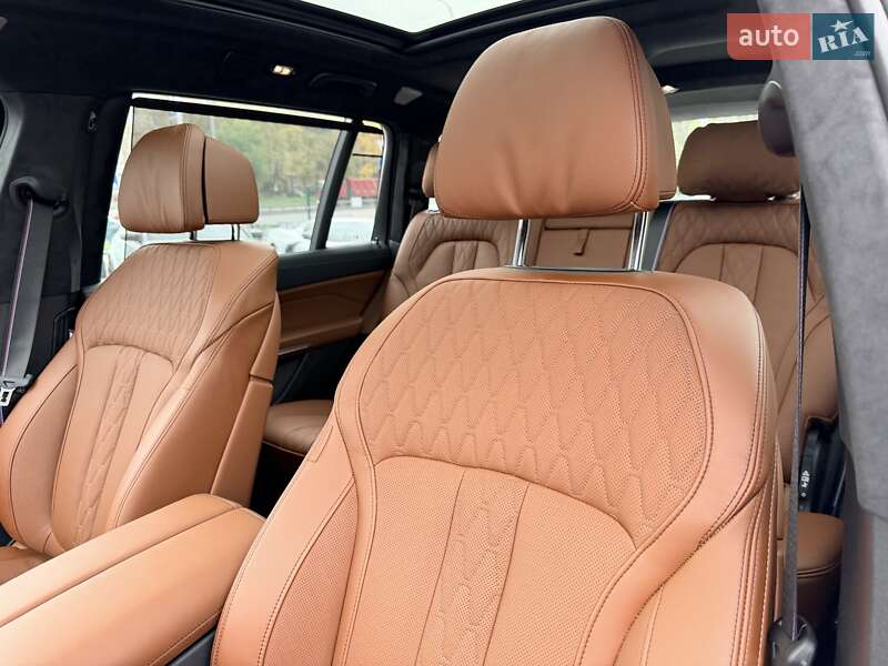 Внедорожник / Кроссовер BMW X7 2024 в Киеве