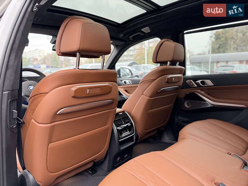 Внедорожник / Кроссовер BMW X7 2024 в Киеве