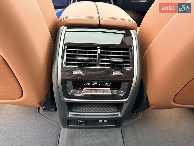 Внедорожник / Кроссовер BMW X7 2024 в Киеве