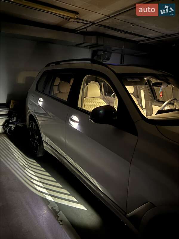 Внедорожник / Кроссовер BMW X7 2020 в Киеве