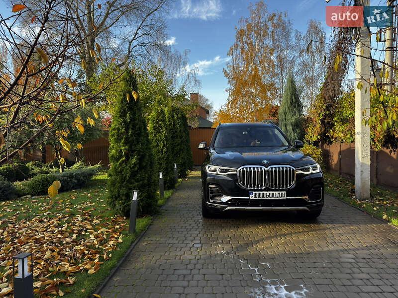 Внедорожник / Кроссовер BMW X7 2021 в Киеве