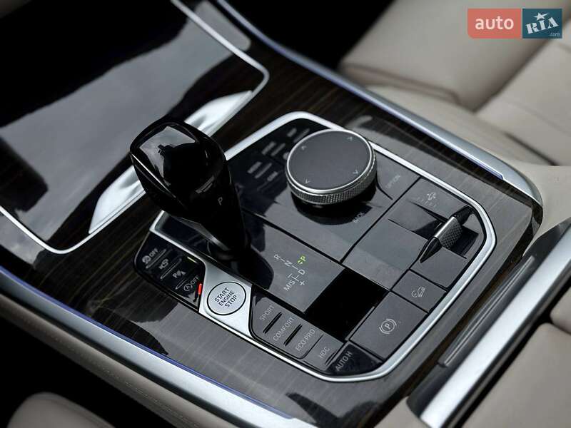 Внедорожник / Кроссовер BMW X7 2020 в Ровно