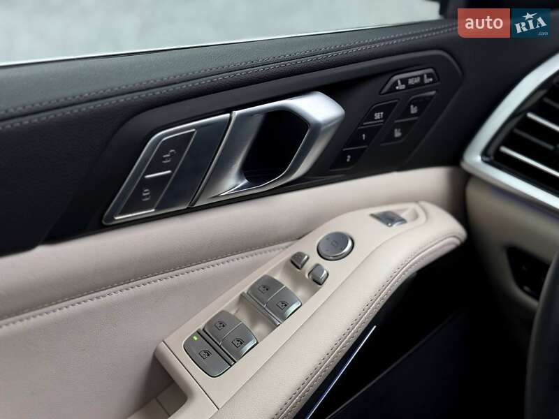 Внедорожник / Кроссовер BMW X7 2020 в Ровно