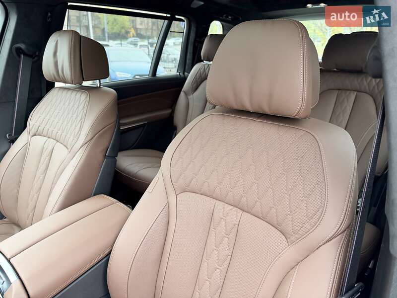 Внедорожник / Кроссовер BMW X7 2024 в Киеве