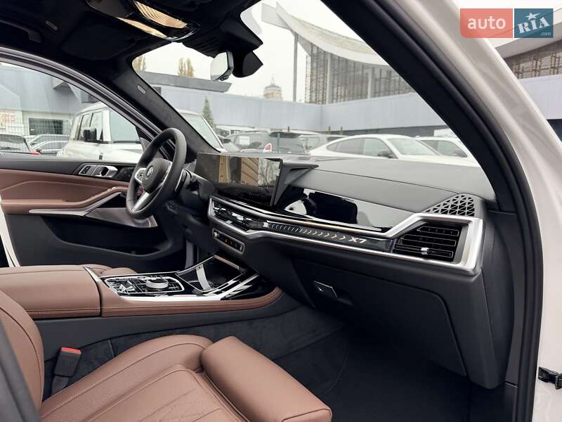 Внедорожник / Кроссовер BMW X7 2024 в Киеве