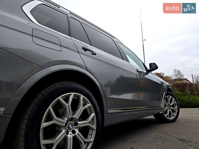 Позашляховик / Кросовер BMW X7 2023 в Києві