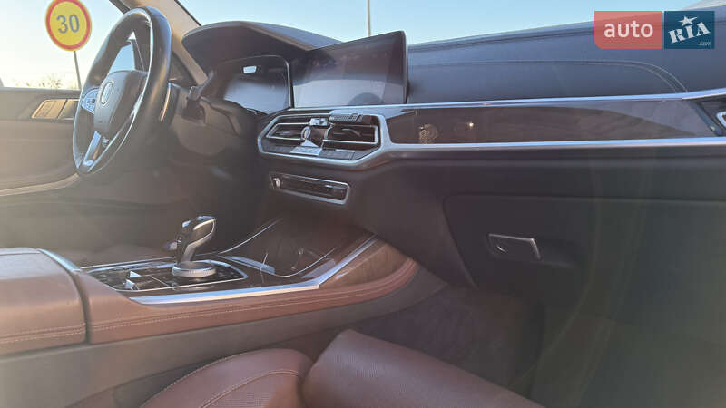 Позашляховик / Кросовер BMW X7 2019 в Львові фото 21 Позашляховик / Кросовер BMW X7 2019 в Львові