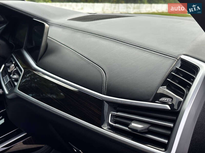 Внедорожник / Кроссовер BMW X7 2020 в Луцке