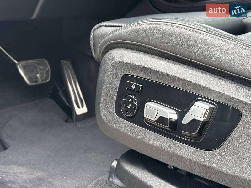 Внедорожник / Кроссовер BMW X7 2020 в Луцке