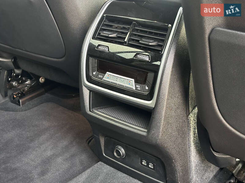 Внедорожник / Кроссовер BMW X7 2020 в Луцке