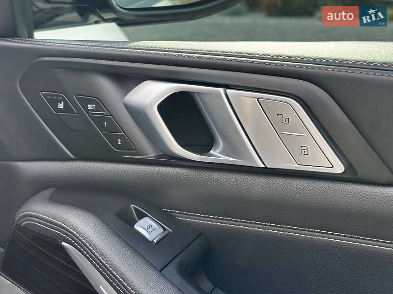 Внедорожник / Кроссовер BMW X7 2020 в Луцке