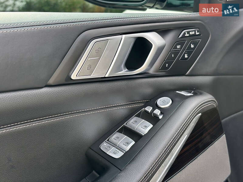 Внедорожник / Кроссовер BMW X7 2020 в Луцке