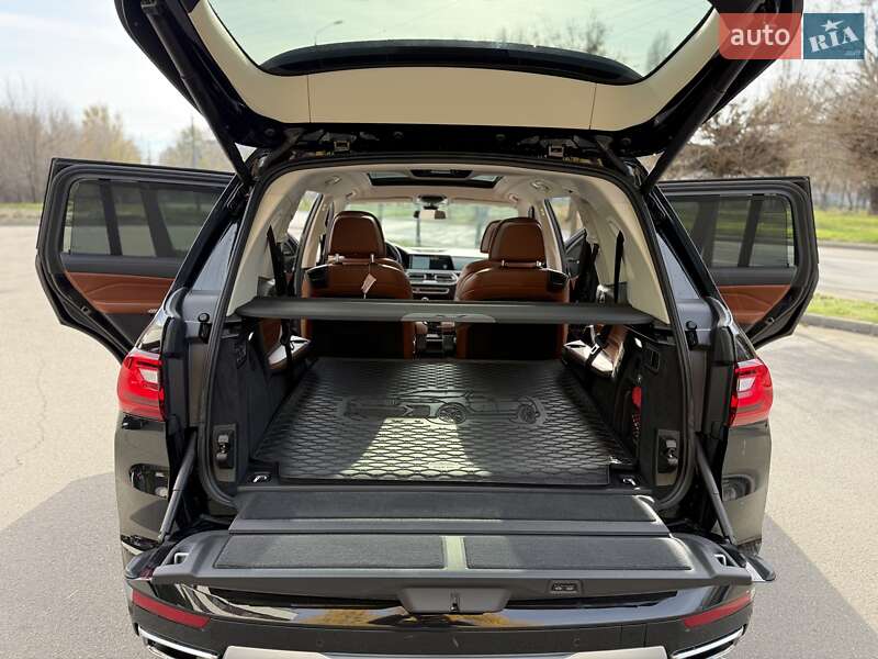 Внедорожник / Кроссовер BMW X7 2020 в Днепре фото 36 Внедорожник / Кроссовер BMW X7 2020 в Днепре