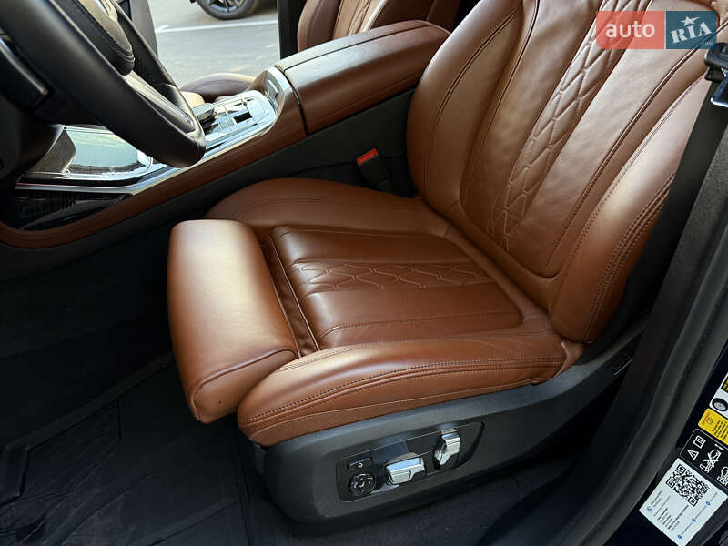 Внедорожник / Кроссовер BMW X7 2022 в Киеве