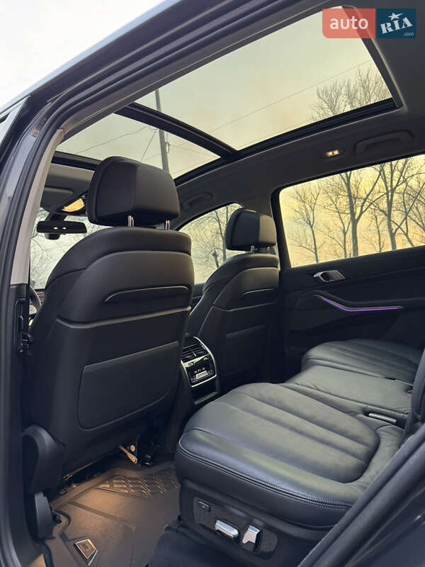 Позашляховик / Кросовер BMW X7 2019 в Дніпрі