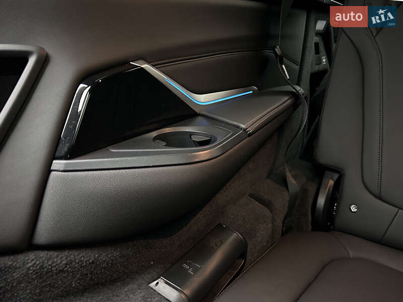 Внедорожник / Кроссовер BMW X7 2024 в Киеве