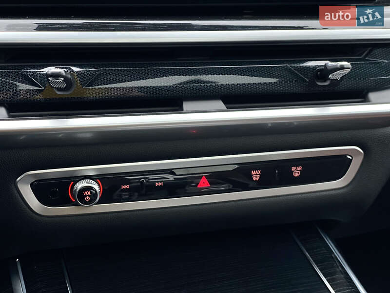 Внедорожник / Кроссовер BMW X7 2023 в Киеве