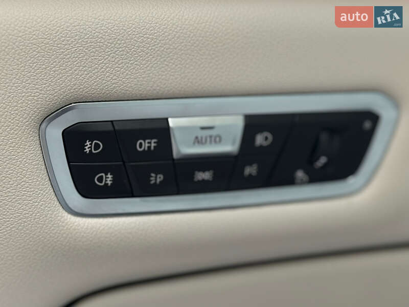 Позашляховик / Кросовер BMW X7 2020 в Києві