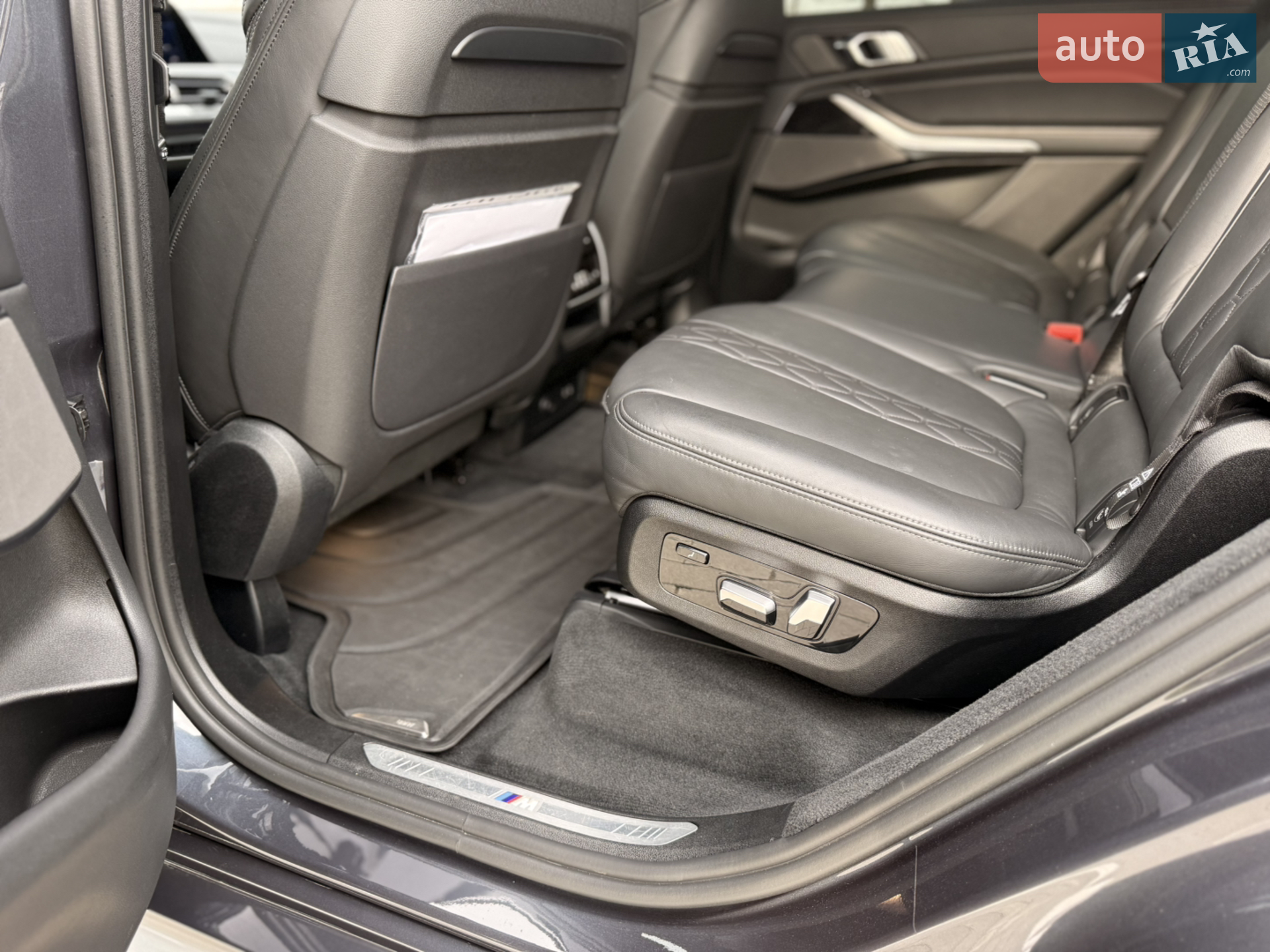 2020 BMW X7 - мініатюра 18