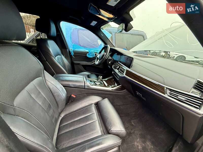 Внедорожник / Кроссовер BMW X7 2020 в Киеве