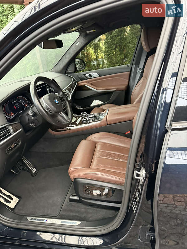 Внедорожник / Кроссовер BMW X7 2021 в Коростене