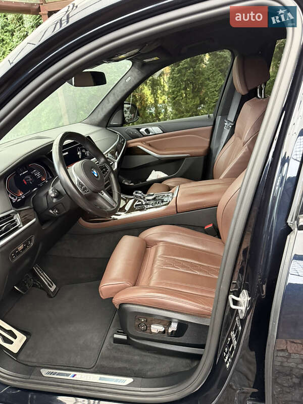 Внедорожник / Кроссовер BMW X7 2021 в Коростене