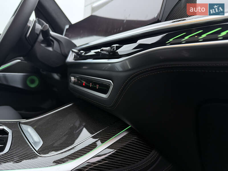 Внедорожник / Кроссовер BMW X7 2025 в Киеве