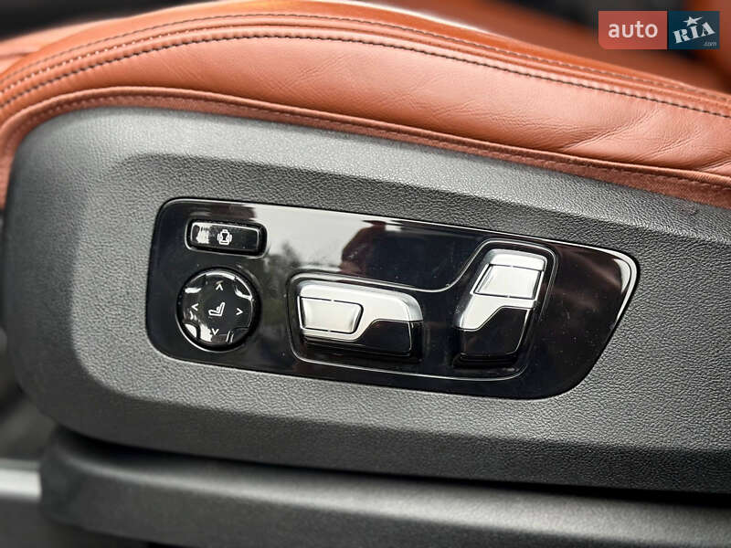 Внедорожник / Кроссовер BMW X7 2020 в Киеве