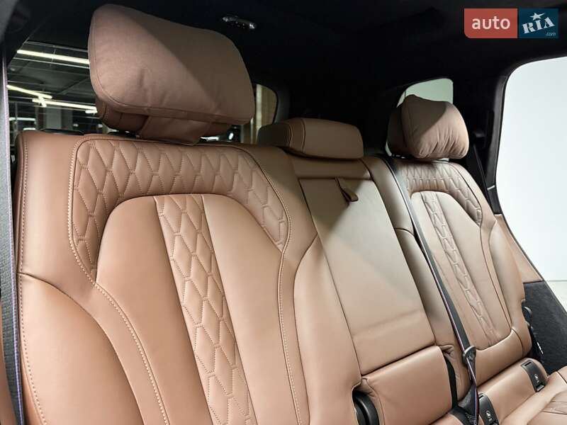 Внедорожник / Кроссовер BMW X7 2023 в Киеве