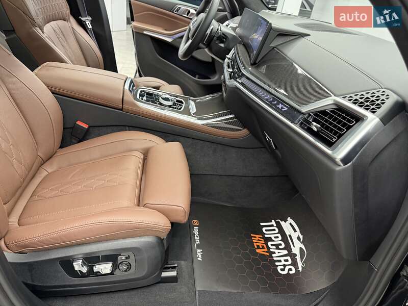 Внедорожник / Кроссовер BMW X7 2023 в Киеве