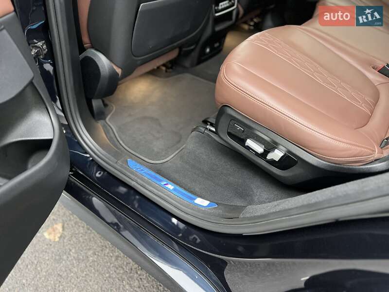 Позашляховик / Кросовер BMW X7 2021 в Києві