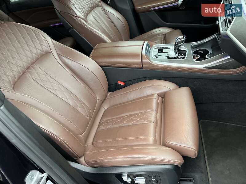 Позашляховик / Кросовер BMW X7 2021 в Києві