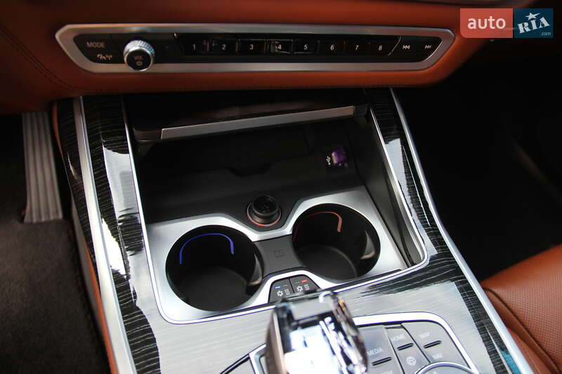 Позашляховик / Кросовер BMW X7 2022 в Черкасах фото 17 Позашляховик / Кросовер BMW X7 2022 в Черкасах