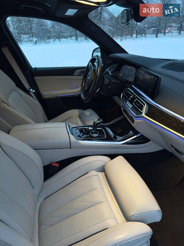 Внедорожник / Кроссовер BMW X7 2021 в Киеве