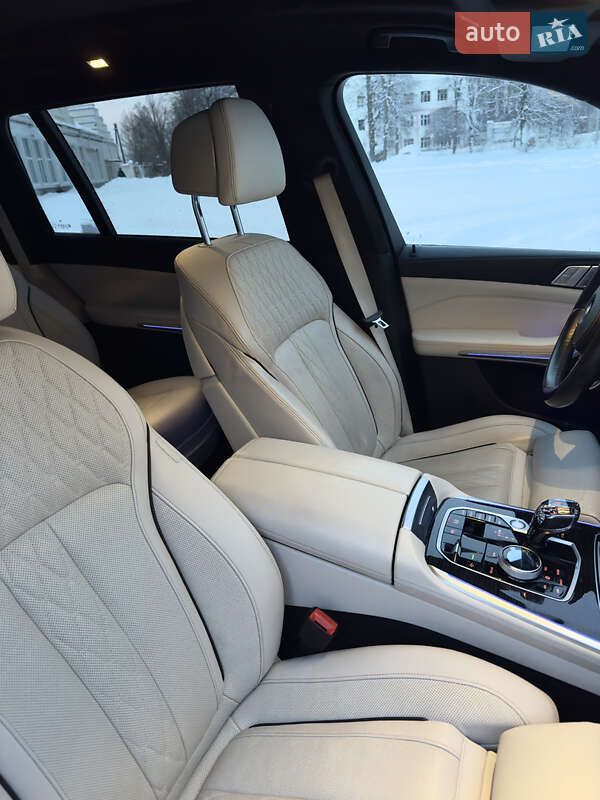 Внедорожник / Кроссовер BMW X7 2021 в Киеве