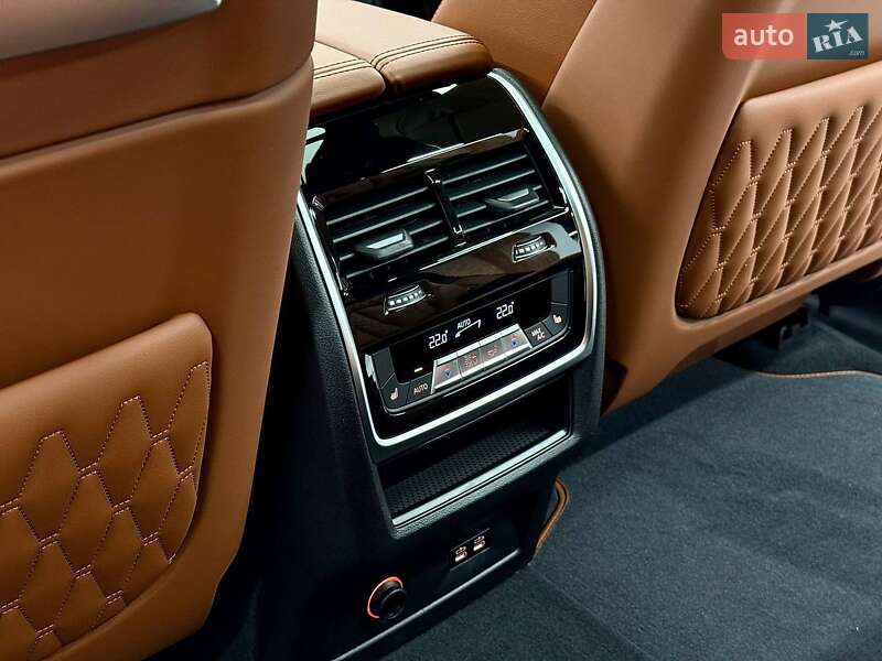 Внедорожник / Кроссовер BMW X7 2025 в Киеве