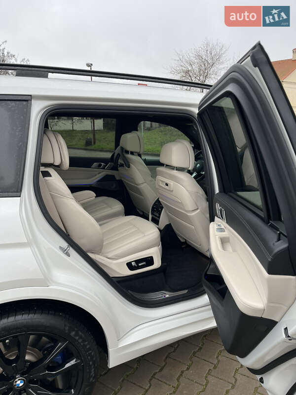 Внедорожник / Кроссовер BMW X7 2020 в Одессе