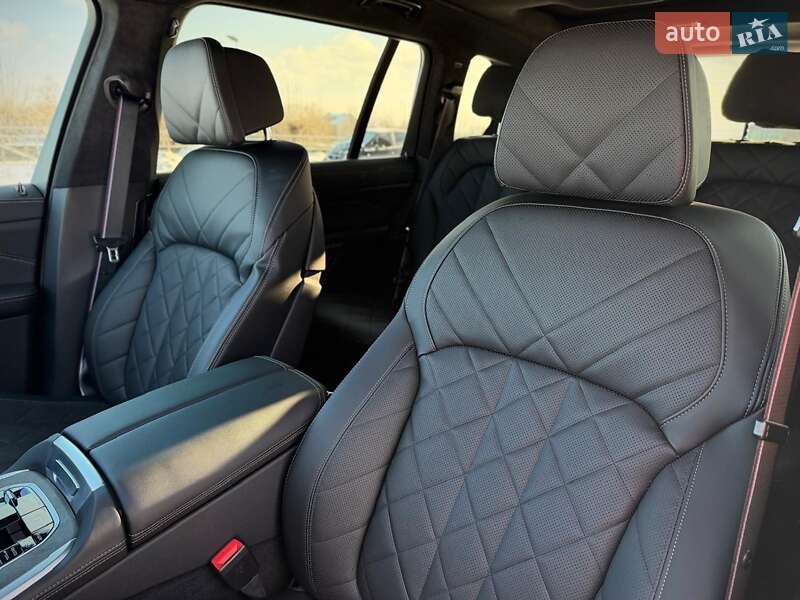 Внедорожник / Кроссовер BMW X7 2024 в Киеве