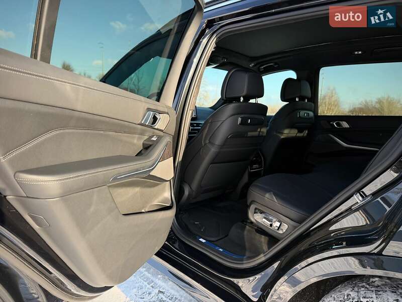 Внедорожник / Кроссовер BMW X7 2024 в Киеве