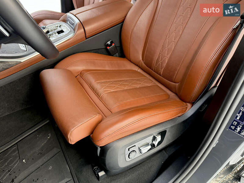 Внедорожник / Кроссовер BMW X7 2024 в Житомире