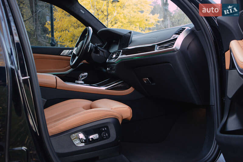 Внедорожник / Кроссовер BMW X7 2021 в Киеве