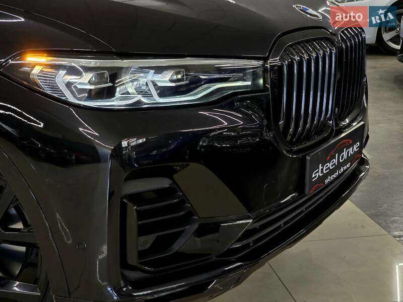 Внедорожник / Кроссовер BMW X7 2021 в Николаеве