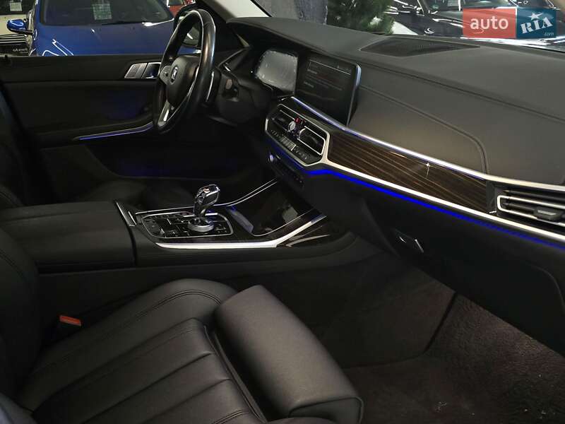 Внедорожник / Кроссовер BMW X7 2021 в Николаеве