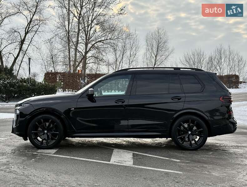 Внедорожник / Кроссовер BMW X7 2023 в Киеве