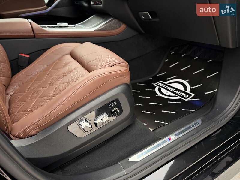 Внедорожник / Кроссовер BMW X7 2023 в Киеве