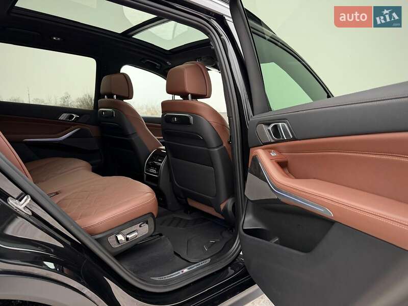 Внедорожник / Кроссовер BMW X7 2023 в Киеве