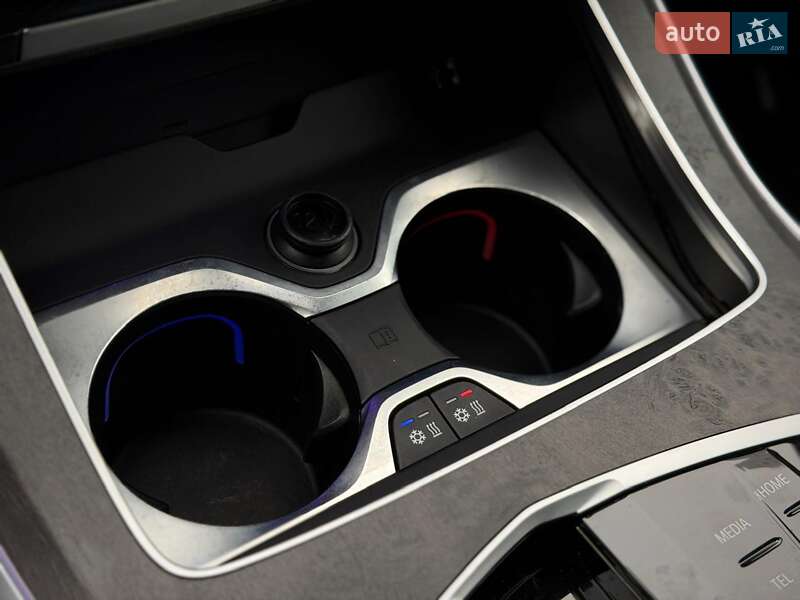 Внедорожник / Кроссовер BMW X7 2023 в Киеве