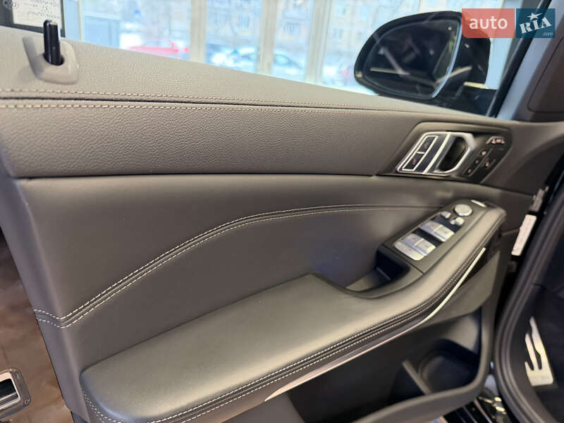 Внедорожник / Кроссовер BMW X7 2021 в Киеве