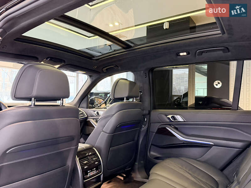 Внедорожник / Кроссовер BMW X7 2021 в Киеве